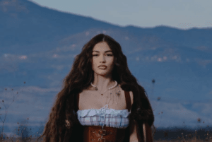 Няма да я познаете: крисия тодорова смая феновете с нова визия, няма и следа от „малкото момиче“ (снимки)