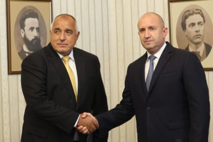 „социолози ме помолиха да не казвам имената им, но резултатите са: 75-80 депутата за радев, герб – около 65, итн и меч – аут“