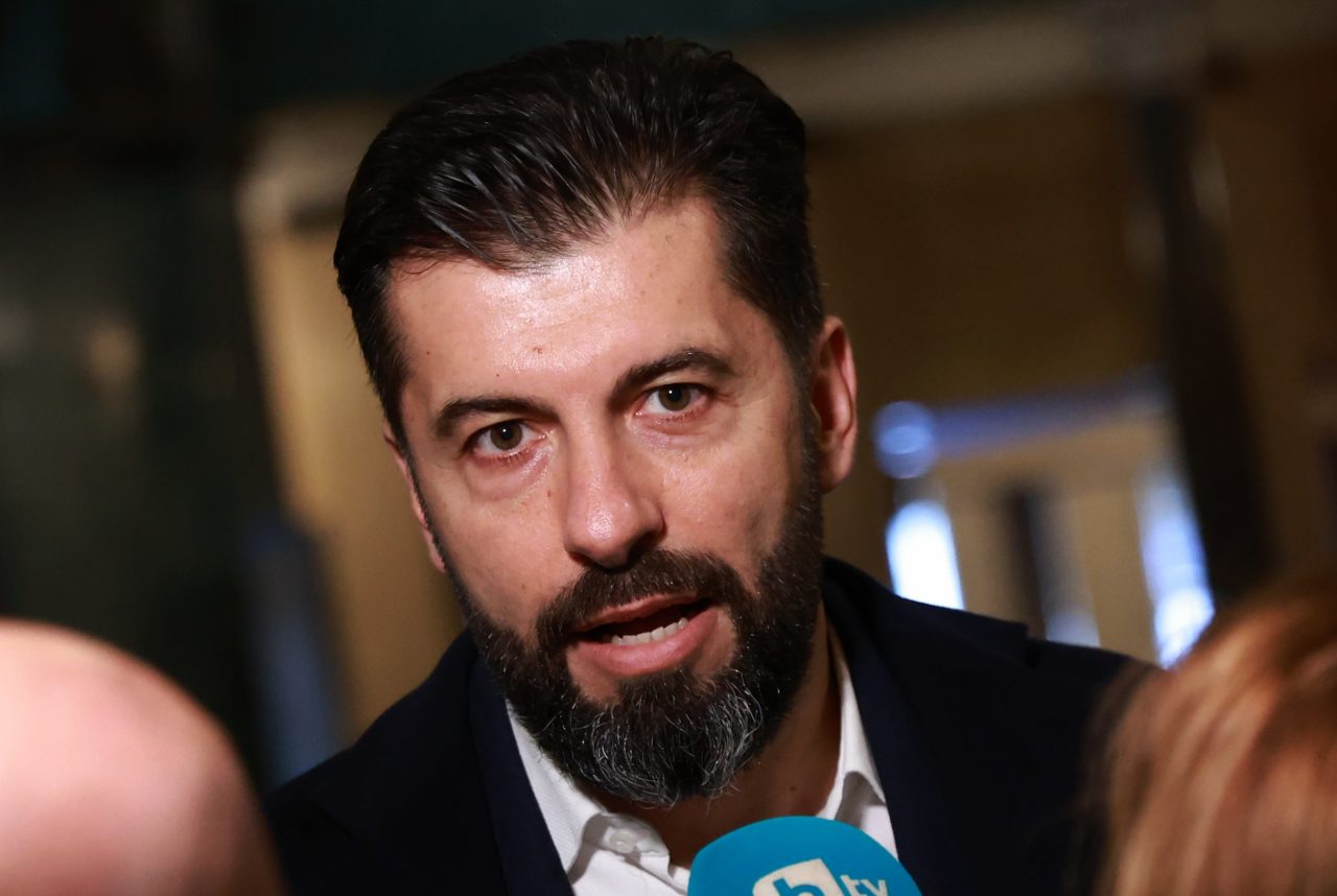 Пенсионираният политик Кирил Петков отново в съда, разказа какви ги вършил снощи с Асен Василев 1 Пенсионираният политик кирил петков отново в съда, разказа какви ги вършил снощи с асен василев