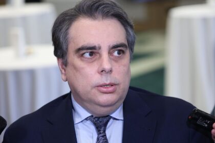 Черни облаци се сгъстиха над асен василев! Лидерът на пп сигурно не е на себе си след тази вест