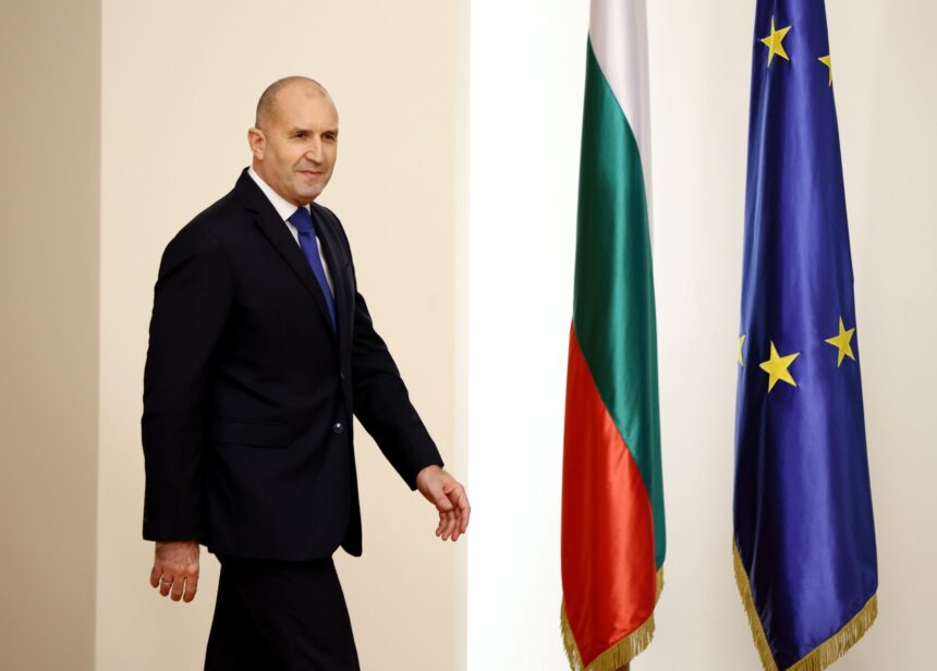 Димчев избухна: радев уби и преработи вота за една купчина партии в свой личен вот