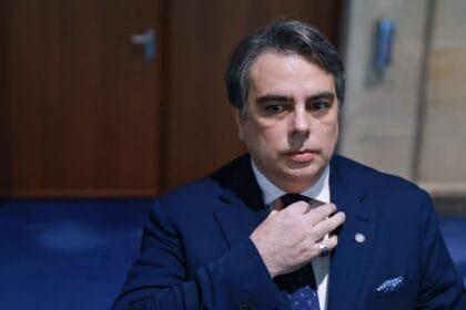 Пак ли ще обвини делян добрев? Вижте къде спипаха асен василев (снимки)