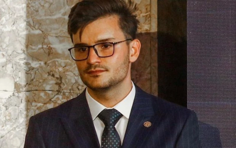 Политолог с разкритие: В избора за кабинет на Гюров ще присъстват... 1 Политолог с разкритие: в избора за кабинет на гюров ще присъстват...