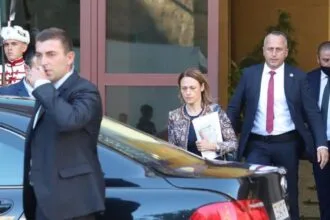 Ива митева каза ще прави ли радев партия и влиза ли тя в нея