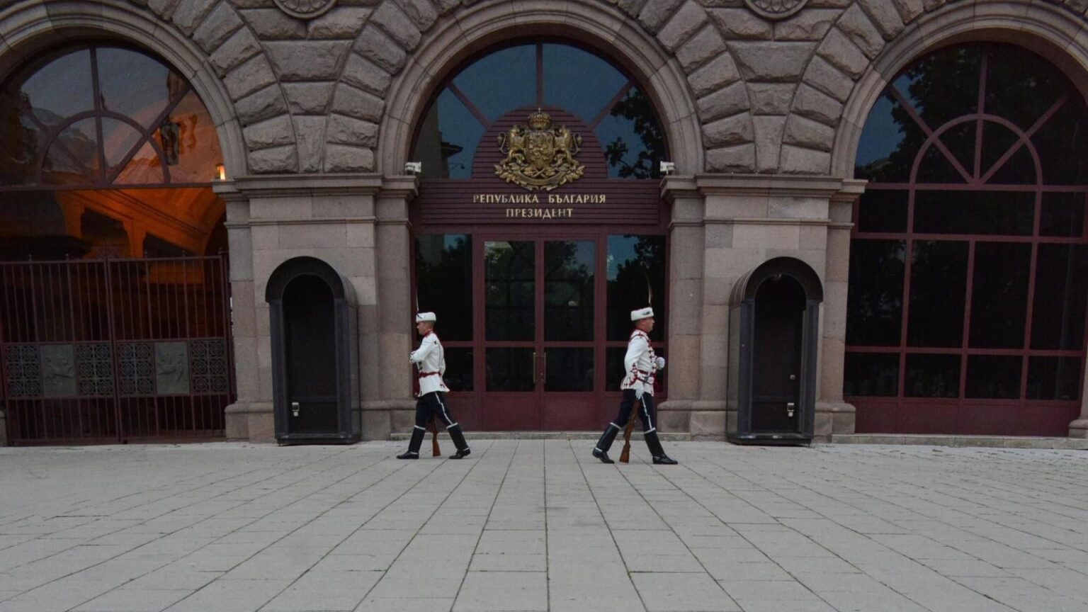 Привилегиите след „дондуков 2“: какво получават бившите президенти?