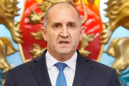 Фейсбук избухна за оставката на радев: "тошко 2 падна! Марш в боташ! " идва диктатура!