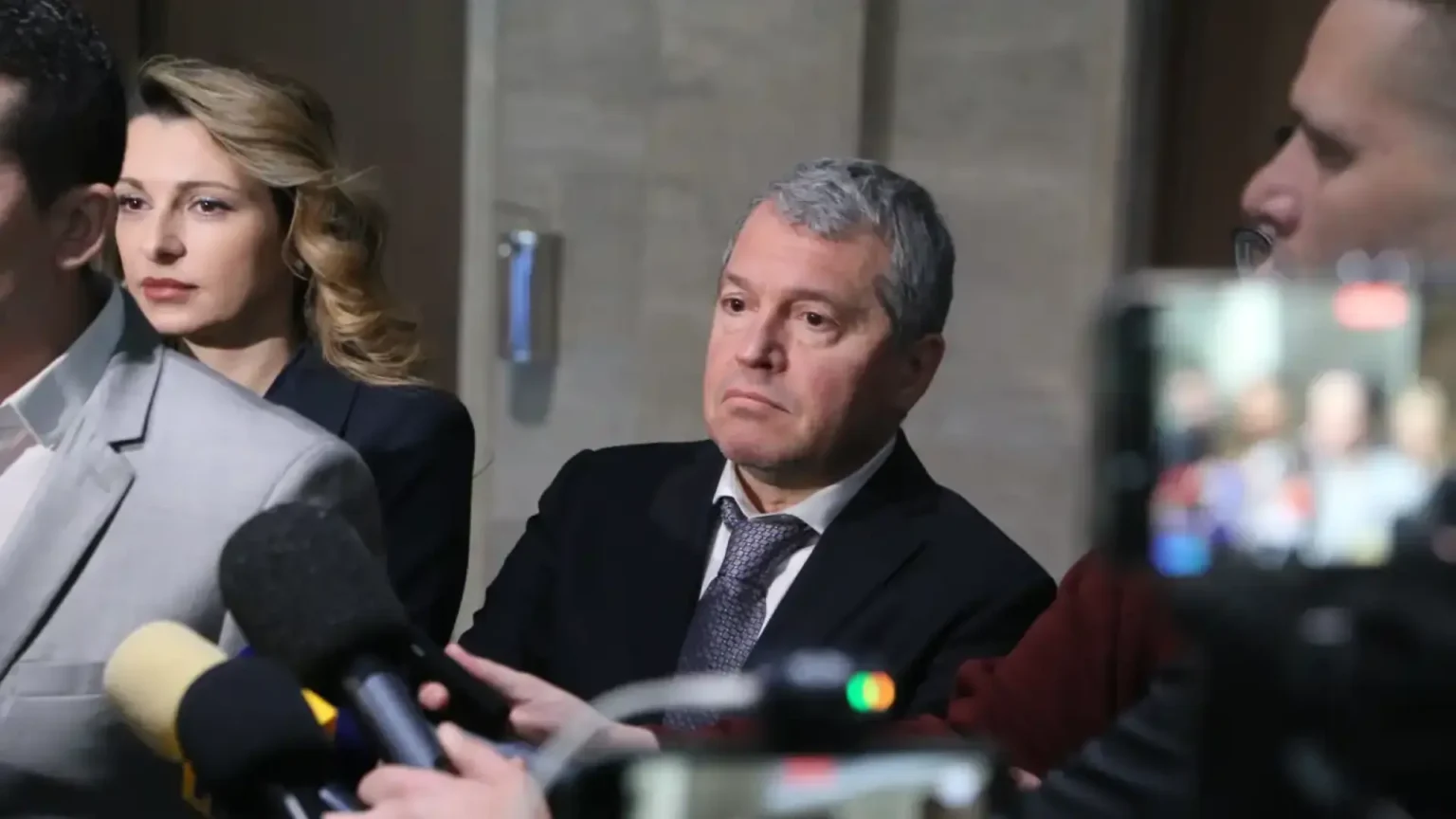 С документ тошко йорданов разкри измамниците от пп-дб и призна за грозната ситуация в парламента