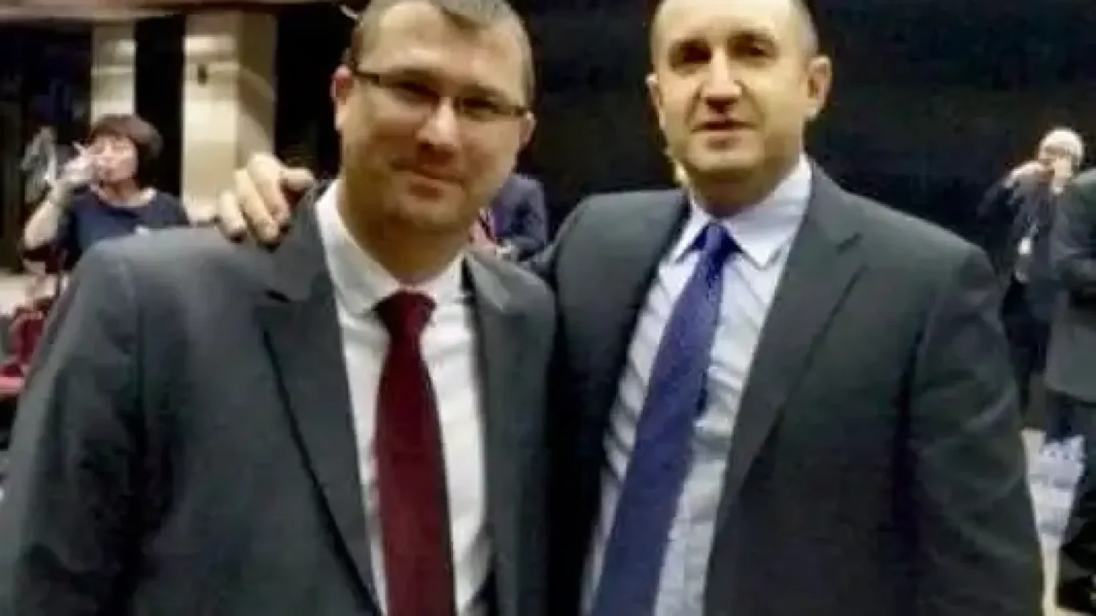 Ексклузивно! Вижте кой коли и беси в проекта на Радев 1 Ексклузивно! Вижте кой коли и беси в проекта на радев