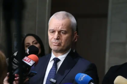 Костадинов разчете ходовете на радев: вчера му подадохме ръка, последва отговор почти незабавно