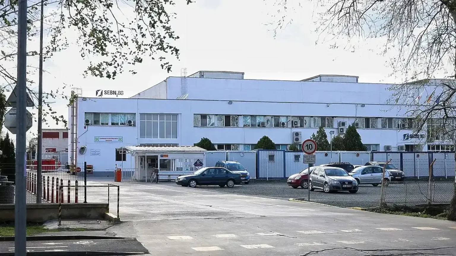 Криза на пазара: голям завод затваря, стотици българи остават без работа