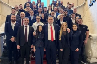 Пеевски се срещна с младежи! Ето къде и каква е причината