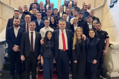 Пеевски се срещна с младежи! Ето къде и каква е причината