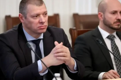 Извънредно! Ключова оставка по високите етажи на страната!