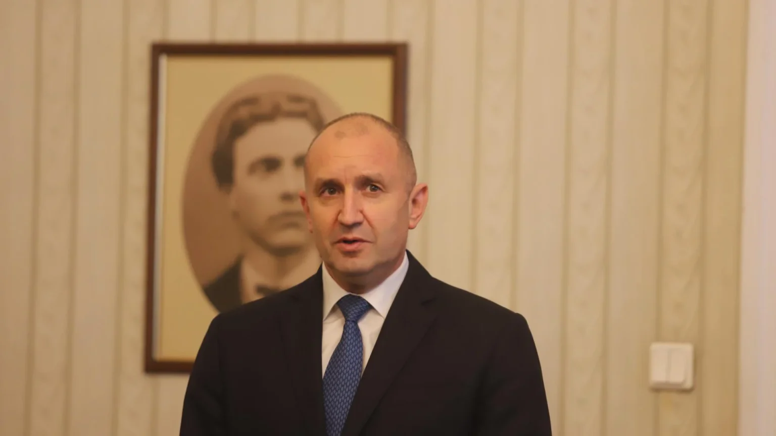 След неуспешните мандати: ето какво предстои да стартира румен радев