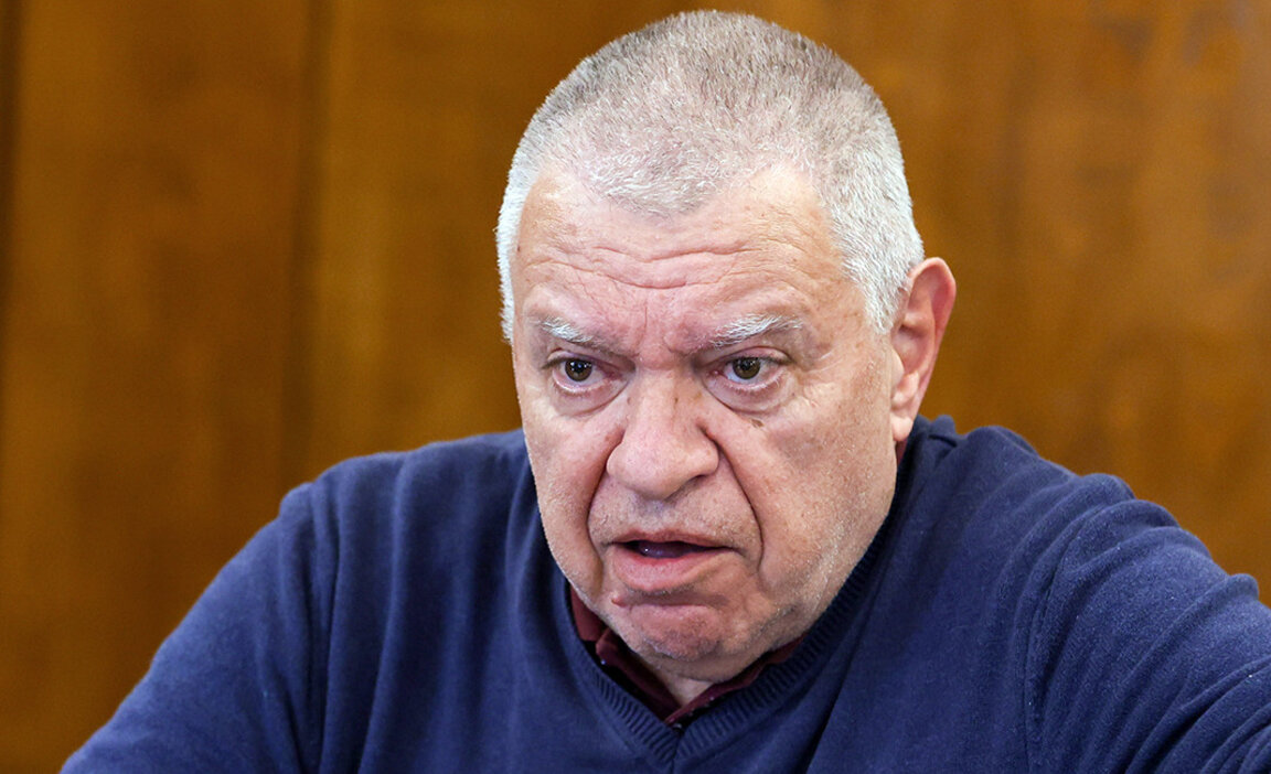 Проф. Константинов отсече: това се случва за първи път в новата българска история