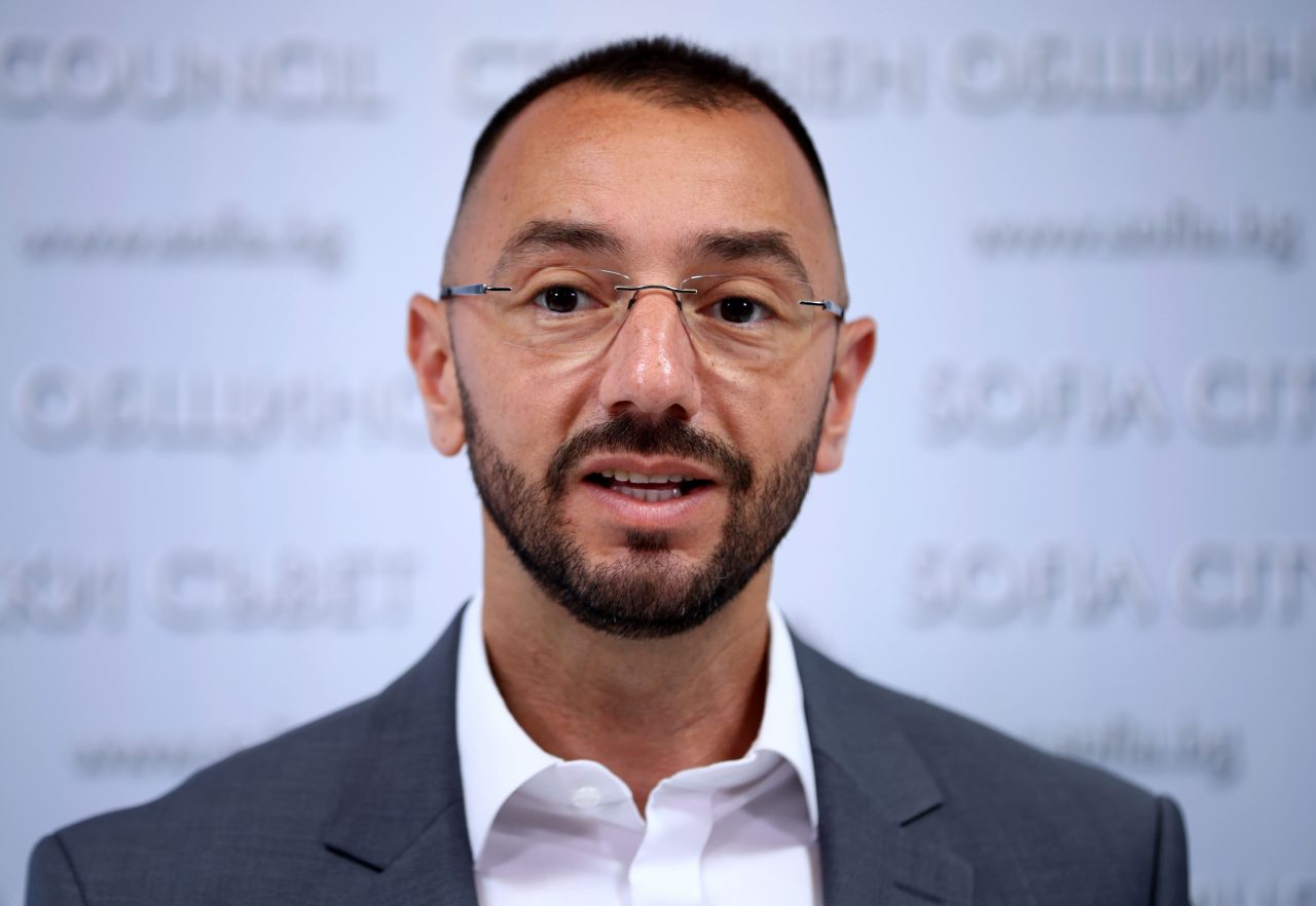 Хекимян изригна: Кметът на ДС е провал във всяка една политика! Вадете моторните шейни и дроновете, защото с кола в София е бедствие