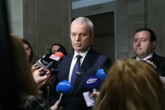 Костадинов зове за оставки: Радев и Йотова са проверили всички един по един!