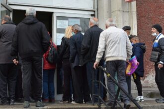 Неприятна новина за вторите пенсии: Размерът ще бъде намален по няколко причини