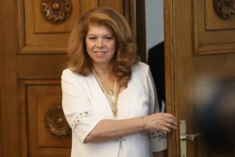 Димчев попиля йотова: тя е пещерен комунист, който е работил само като мисирка