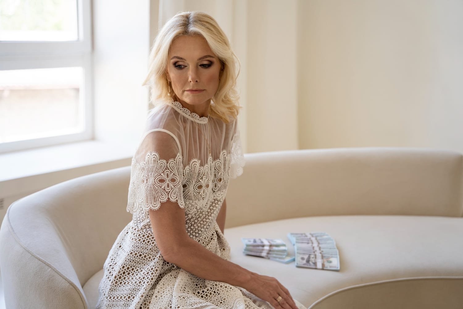 Мода и стил за зрели жени: тенденции и съвети за елегантен гардероб