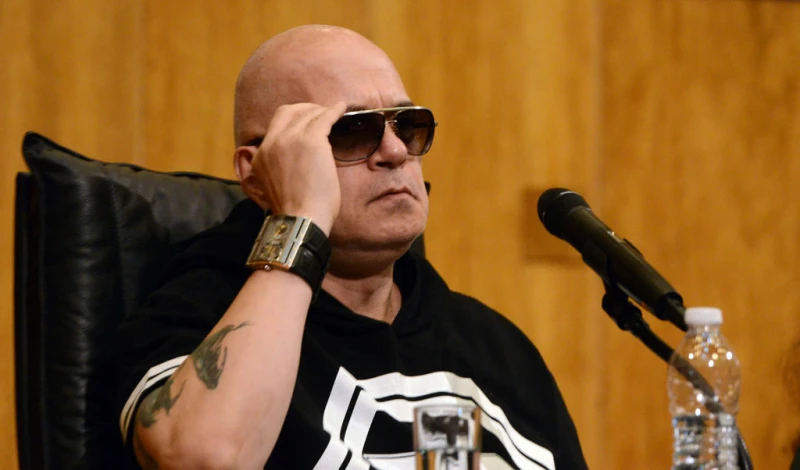 Слави Трифонов: Ще гледате Европейския съюз през крив макарон! 1 Слави трифонов: ще гледате европейския съюз през крив макарон!