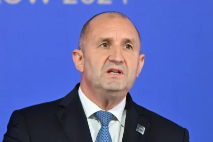 Харалан александров: радев е като електорална прахосмукачка – събира и дебелее