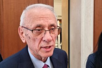 Здравният министър каза къде са най-много болните от грип и отсече: пикът на епидемията се очаква…