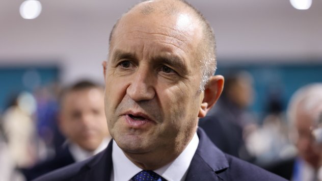 От кого ще вземе гласове румен радев и колко депутати ще има?  