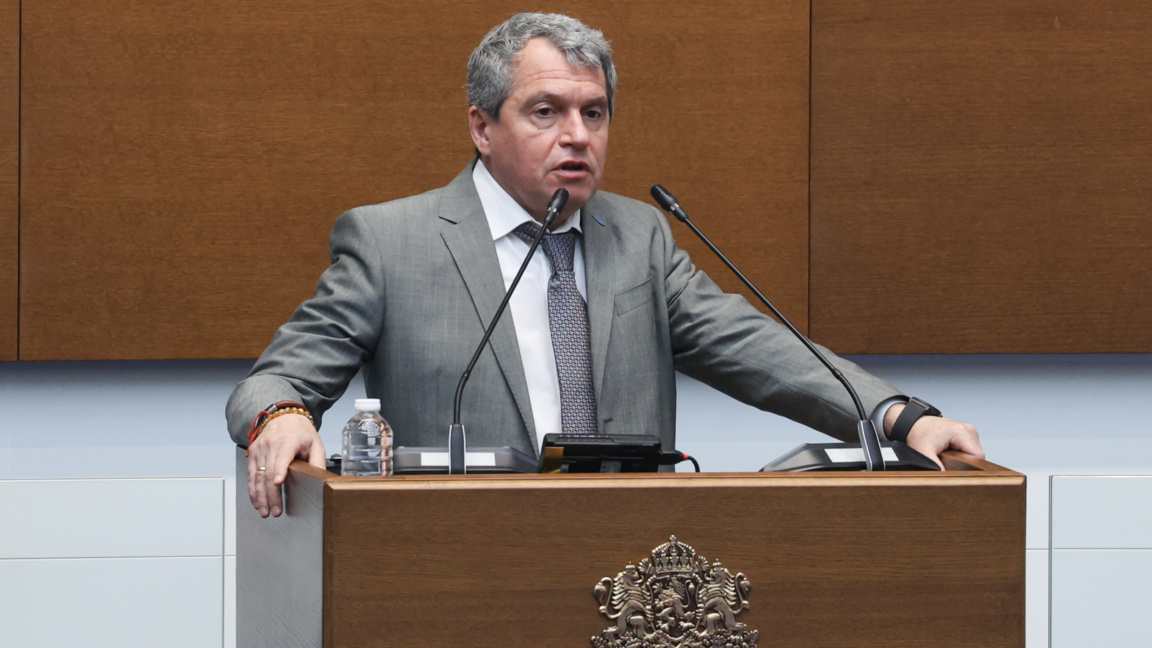 Тошко йорданов побесня в ефир: пил ли е чай андрей гюров на "петрохан"? Или е нпо, или пп-дб, щом говорим за това