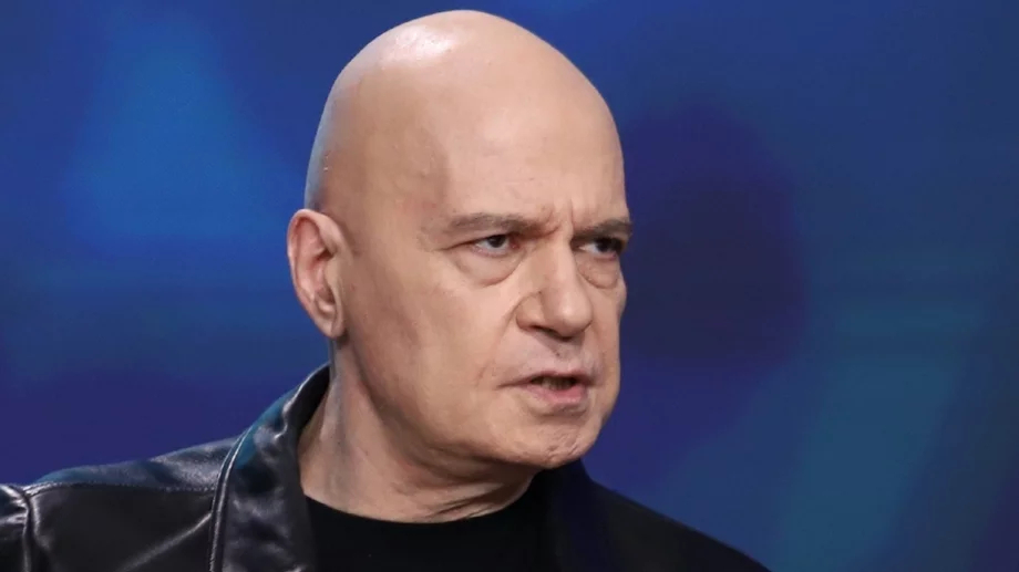 Слави с неочаквана изповед какво прави посред нощ