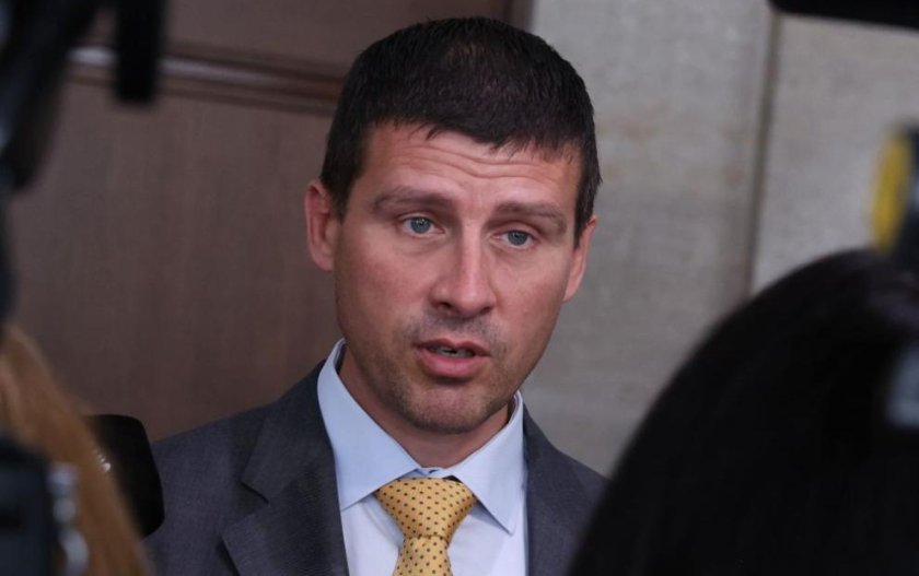 Извънредно! Нападение над офис на "величие" в софия