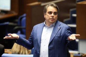 Остър сблъсък в нс! 7-минутно унижение за асен василев, скоро не се е случвало подобно нещо