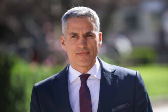 Андрей Гюров представя кабинета си пред президента, ето кога