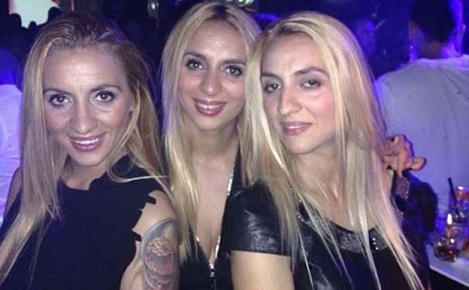 Съдбата на тризначките: две от тях са клошарки, а третата е женена за богаташ