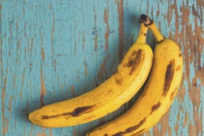 Какво подсказват тъмните петна по кората на бананите?