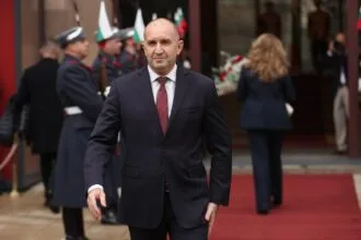 Радев напуска и резиденцията в „бояна“, ще живее при… тъщата