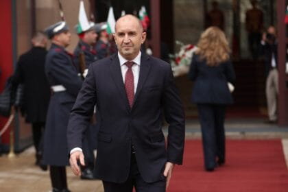 Радев напуска и резиденцията в „бояна“, ще живее при… тъщата