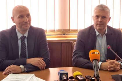 На извънреден брифинг: ключов представител на властта подаде оставка