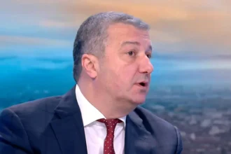 Още един виден бесепар се отказва от участие в изборите