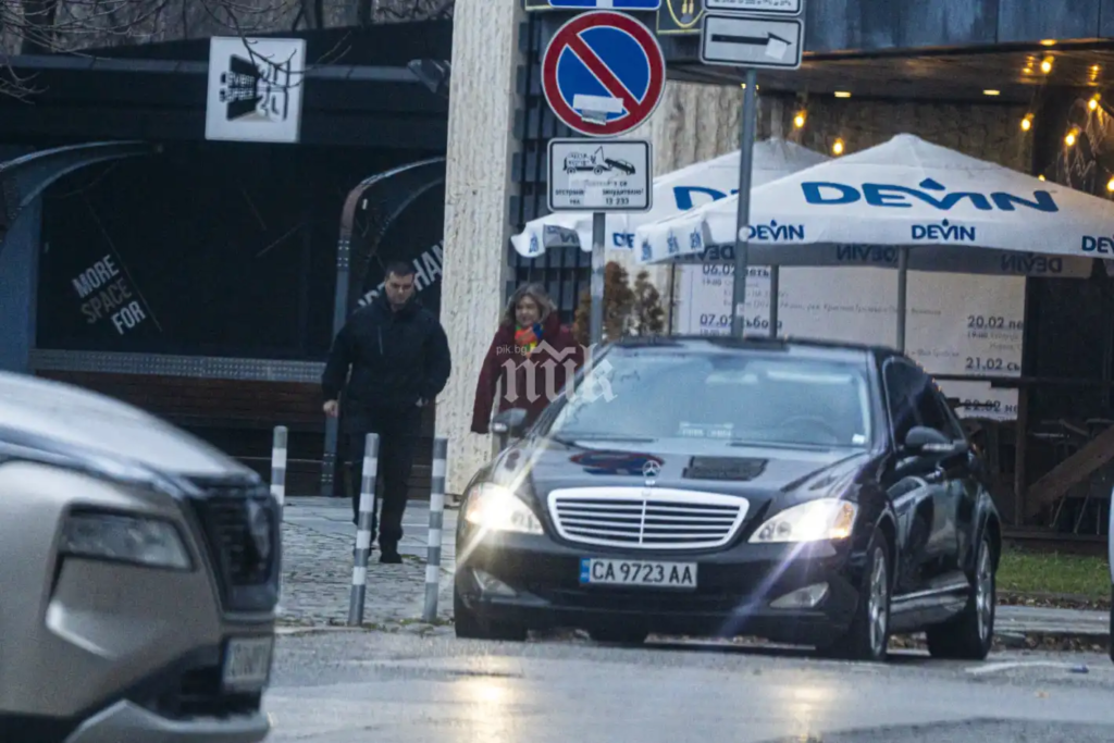 Гард на нсо обгрижва наталия киселова от-до (снимки)