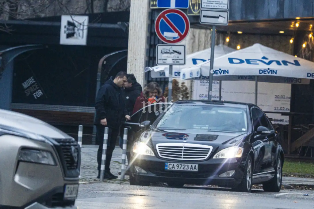 Гард на нсо обгрижва наталия киселова от-до (снимки)