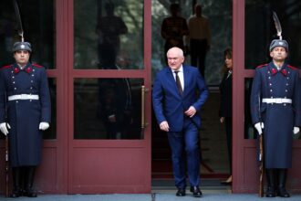 Йотова има 3 пъти "да"! Главчев заплете голяма мистерия