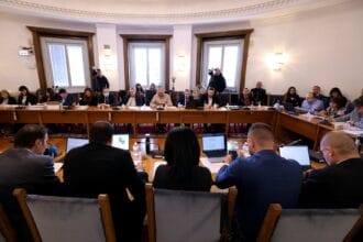 След 13 часа заседание! Големи промени с машините за вота