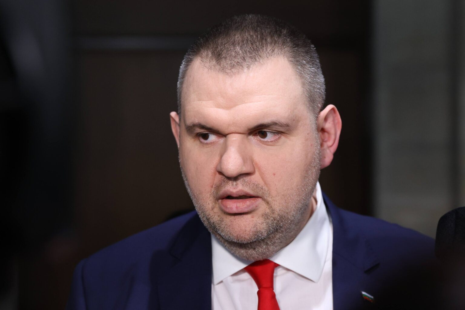 Пеевски: няма да станем на крака пред тези, които посегнаха на децата на българия!