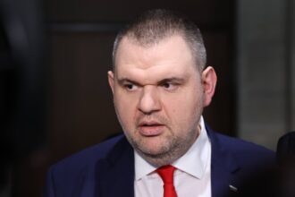 Пеевски: няма да станем на крака пред тези, които посегнаха на децата на българия!