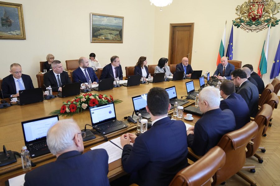 Нап и митници връзват системите