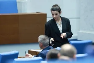 Скандално! Привикват лена бориславова в съда. Избра да я брани неслучаен адвокат