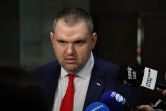 Пеевски изпрати писмо до желязков: поздравления за историческото решение! Кога ще ратифицирате участието?