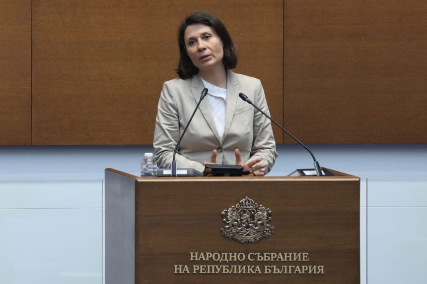 Елисавета белобрадова си повярва: предлагам себе си за служебен премиер! Аз съм най-логичният избор