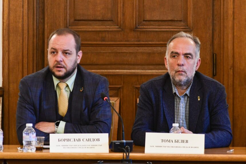 Появи се снимка на калушев с някогашните министри тома белев и борислав сандов. Заедно празнували трифон зарезан